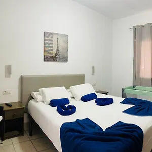 Baroli Nepal. Jardín Y Piscina Privada. Villa