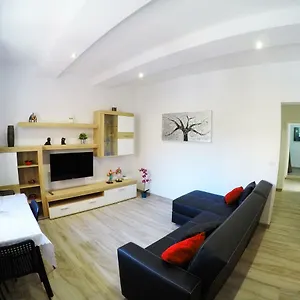 https://apartamentos-ainara.tenerifehoteles.net
